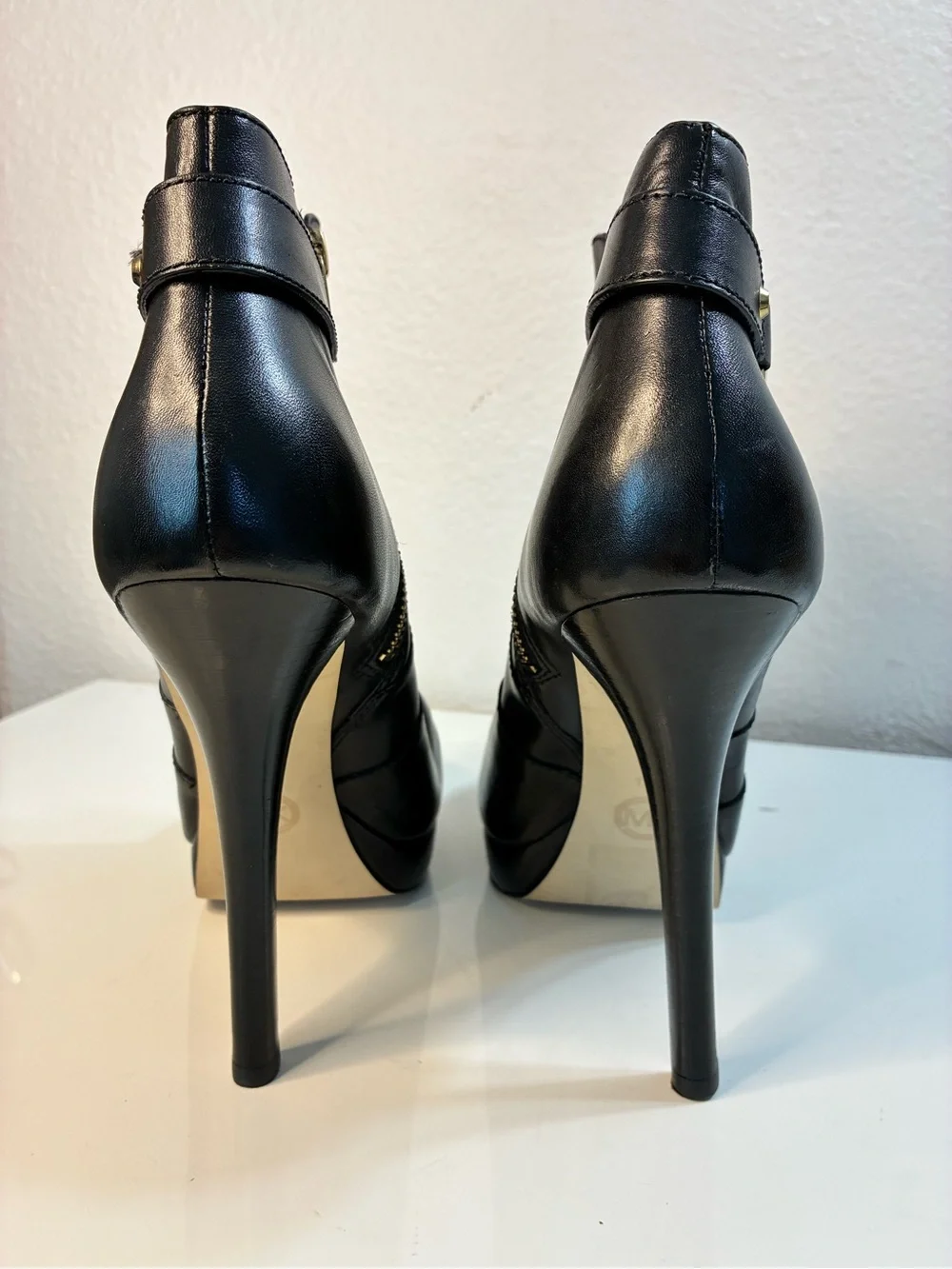 Michael Kors Wyatt 10M Black Leather Stiletto Ankle Boots with Gold MK Accent
